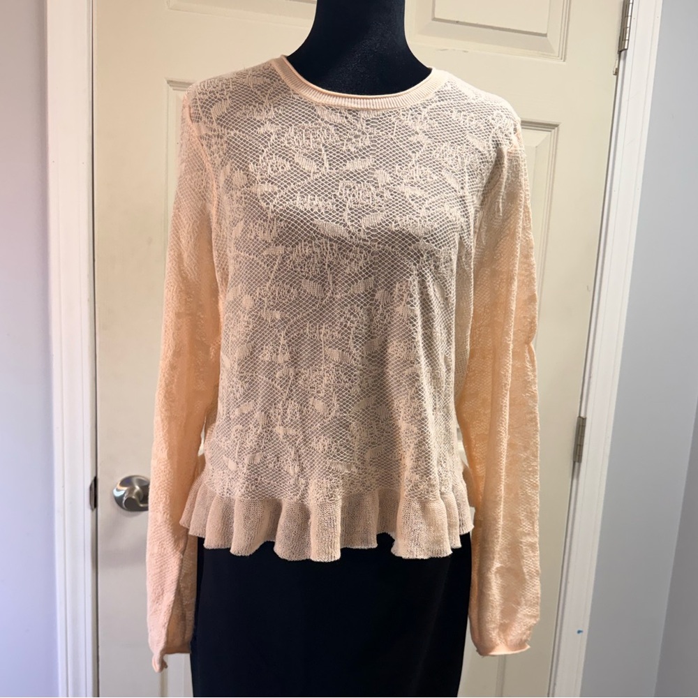 Women's Peach/Cream Ruffle Hem Lace Design Lightweight Top NWOT
